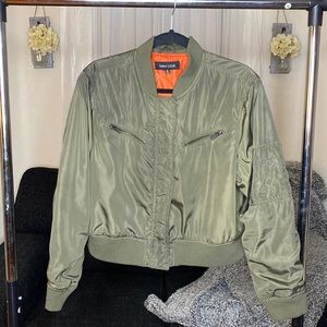 ARMY GREEN BOMBER JACKET